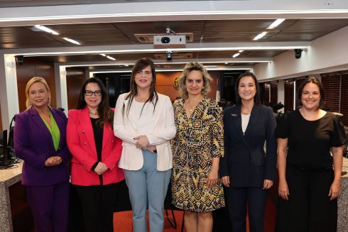 Palestra “Mulheres: Força, Resiliência e Resistência” lota a sala do Pleno do TRT-6